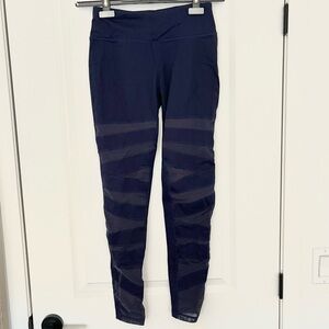 🌸3/40$ NWOT Lotsyle Mesh Panel Detail Leggings